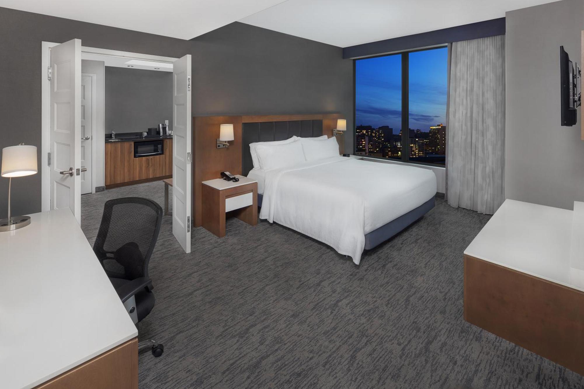 One-Bedroom King Suite,1572761336:JPEG