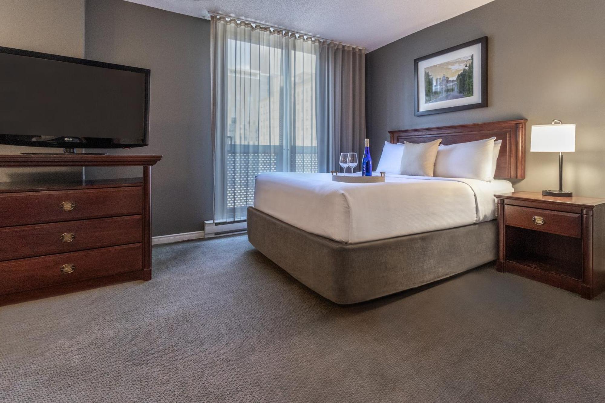 Studio One Queen Bed,1583072798:JPEG
