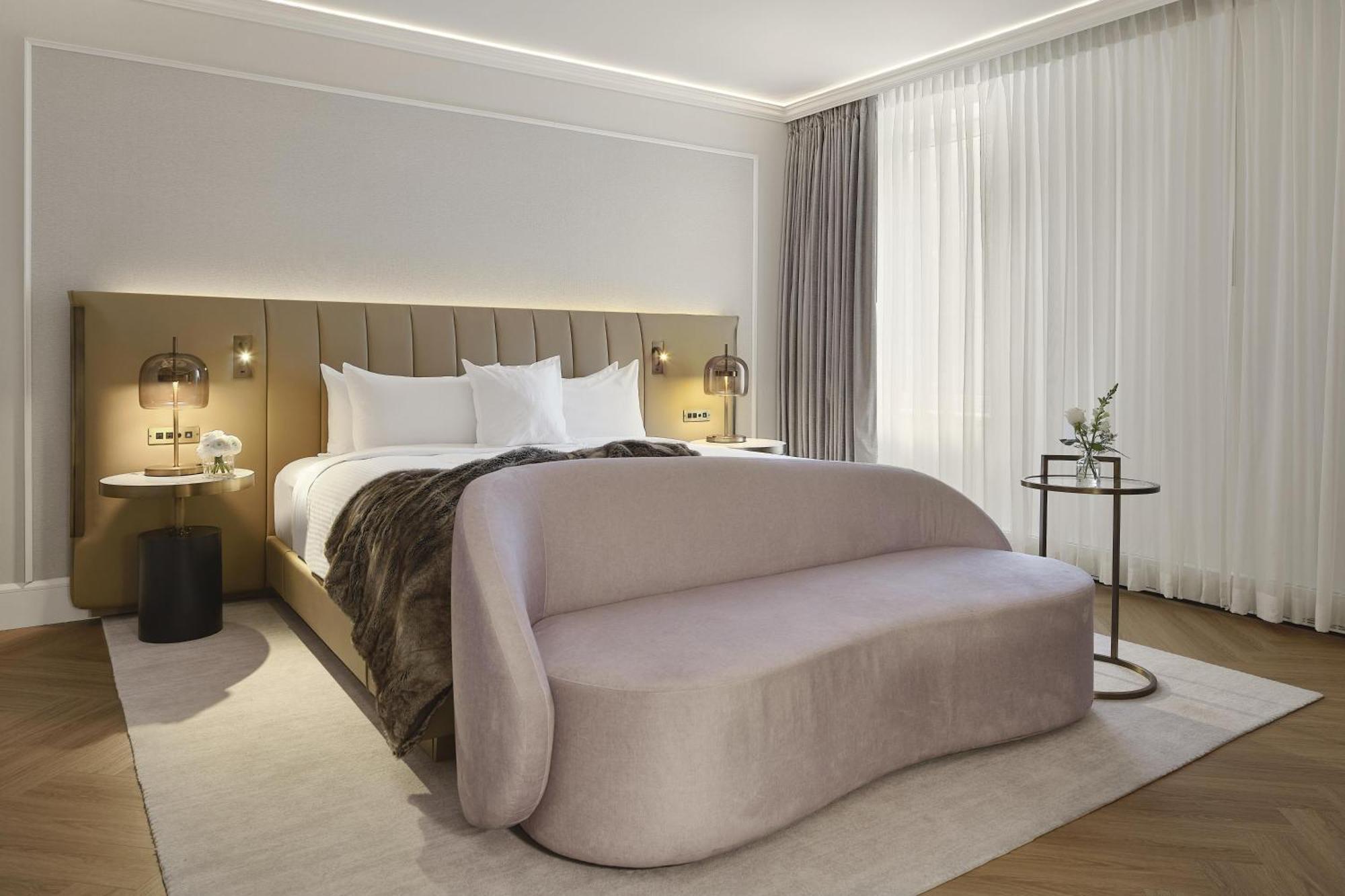 King Room Accessible Tub Mobility Access