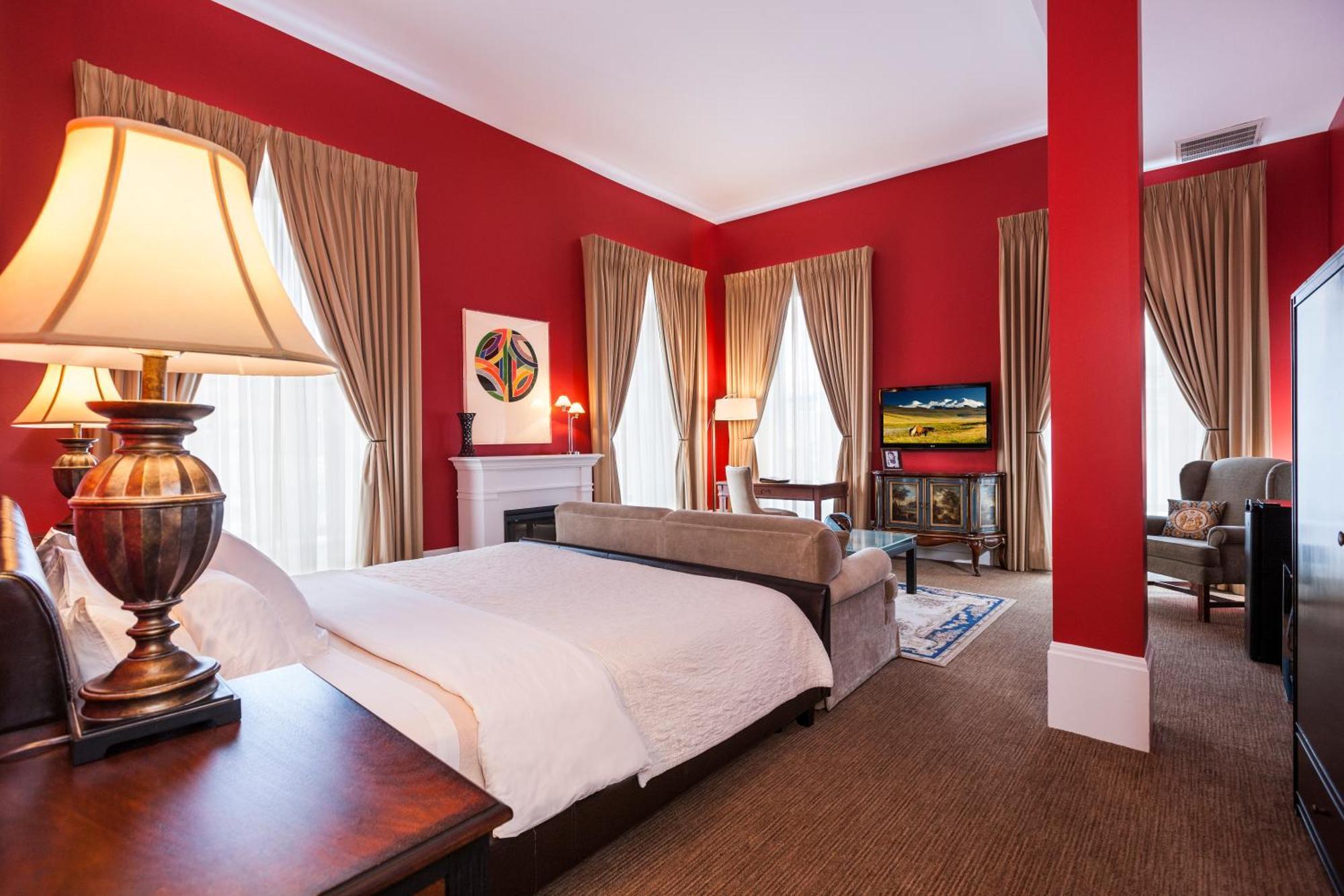 Executive Suite,286522361:JPEG